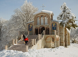 Параклис в Кръстова Гора през зимата.